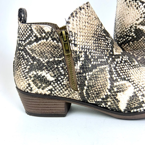 Pierre Dumas TABBY Ankle Booties Size 7 - Picture 1 of 10